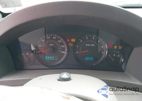 2005 Jeep Grand Cherokee Laredo z USA, uszkodzony, nr VIN 1J4GR48K75C579554